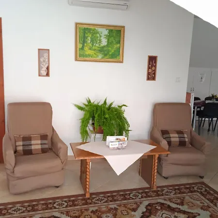 בית הארחה Agria Wellness אגר